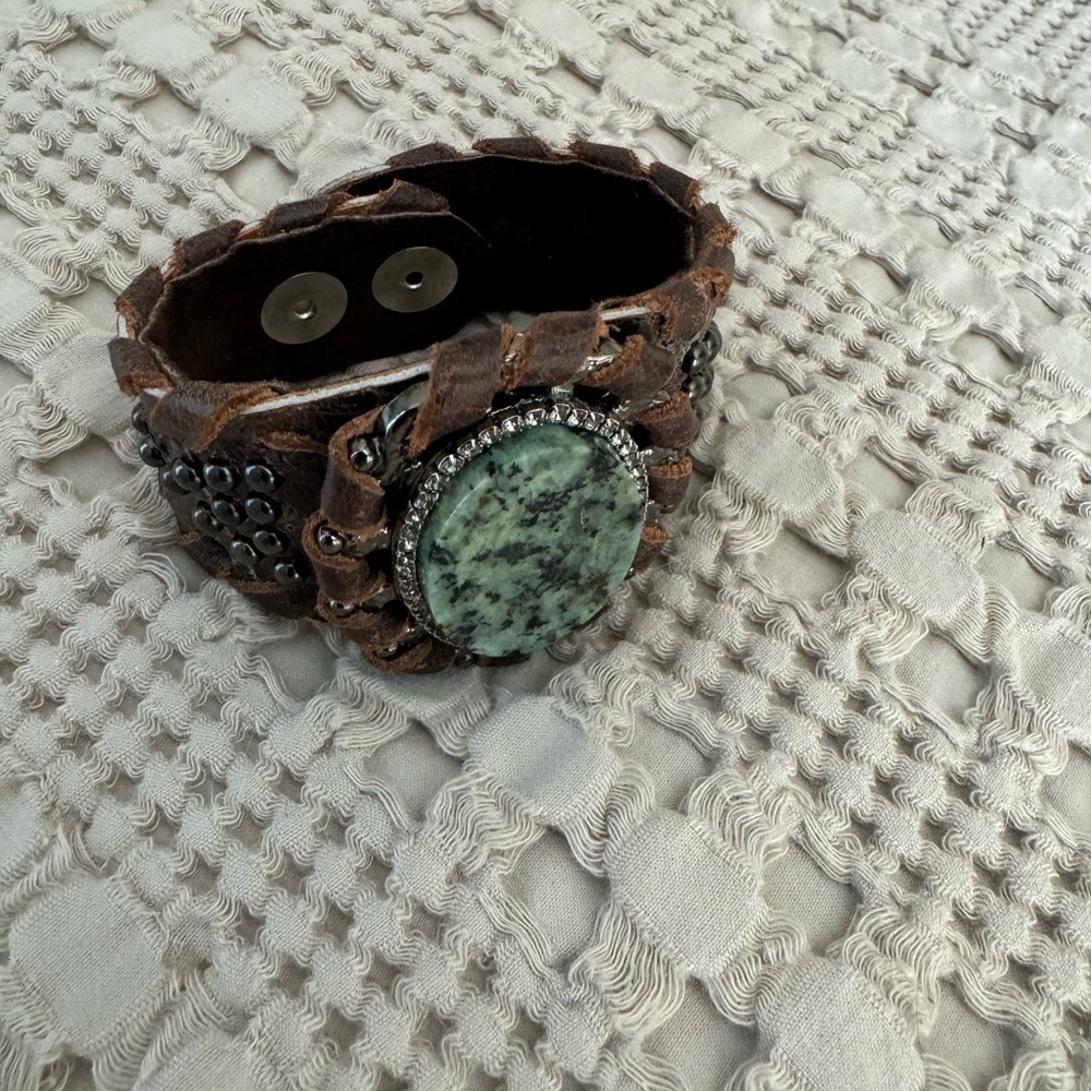 Beautiful LEATHEROCK Stone&Jeweled Brown Leather Bracelet 2snap adjustments 8.5”